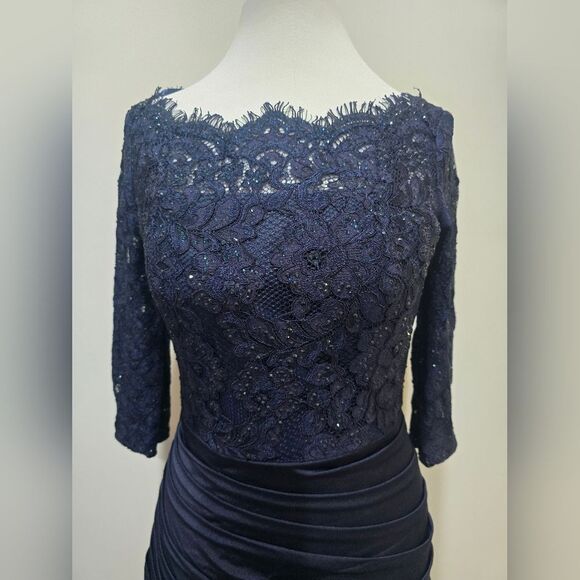 La Femme 24926 Off-Shoulder Ruched Mermaid Gown NWOT size 4 Navy Blue - Picture 5 of 6